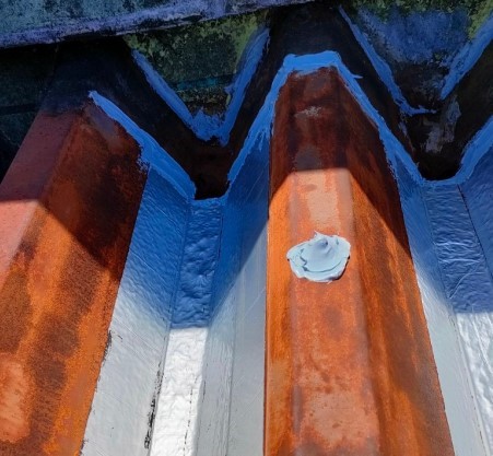 折板屋根　雨漏り補修後